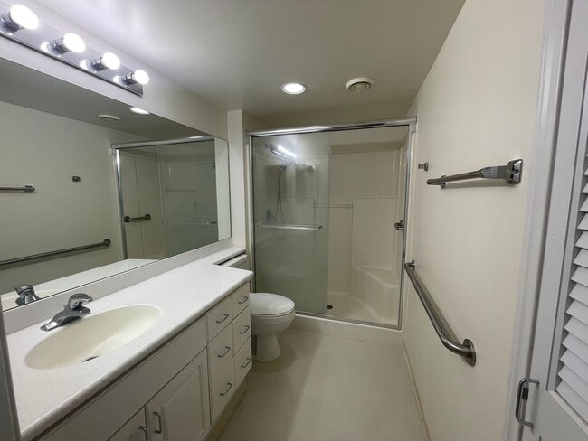 Building Photo - 1314 Kalakaua Ave. #1005