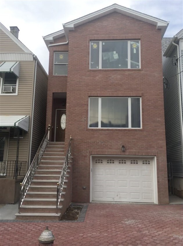 Foto principal - 28 Morton Pl