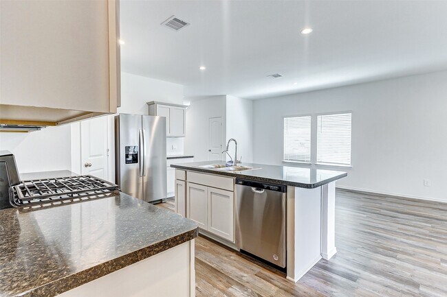 Foto del edificio - 24303 Alto Gdn Dr