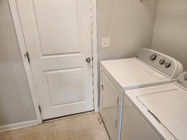 Building Photo - 401 Durants Neck Ln