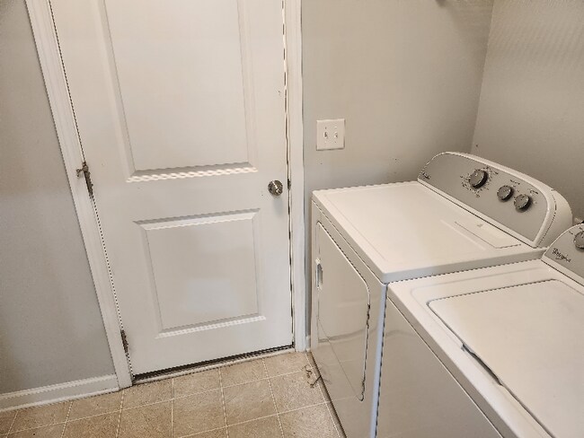 Foto del edificio - 401 Durants Neck Ln