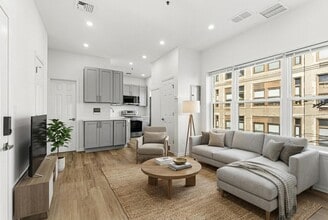 Building Photo - 419 5th St