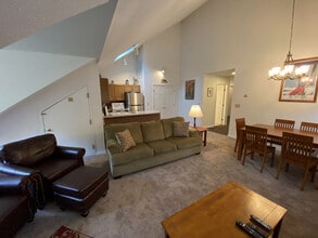 Building Photo - 57 Alpine Dr