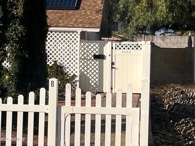 Foto del edificio - 4112 W Hearn Rd