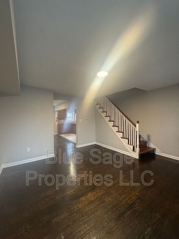 Building Photo - 7059 Greenwood Ave