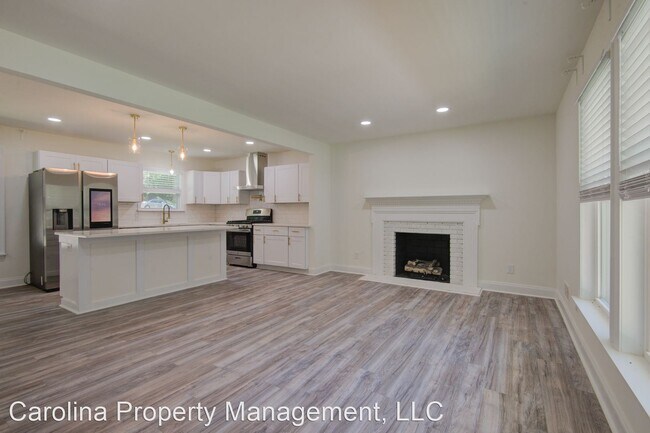 Foto del edificio - 5 br, 3 bath House - 3900 Rhodes Avenue
