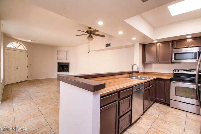 Foto del edificio - 4465 E Mossy Brook Pl