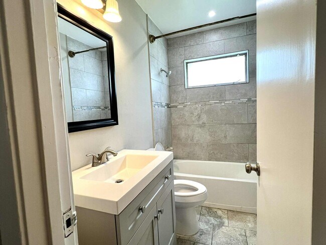 Foto del edificio - 9529 Chesterfield Dr