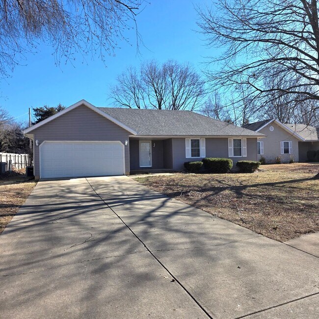 Foto del edificio - Great 3 bed 1.5 bath house in South Springfield