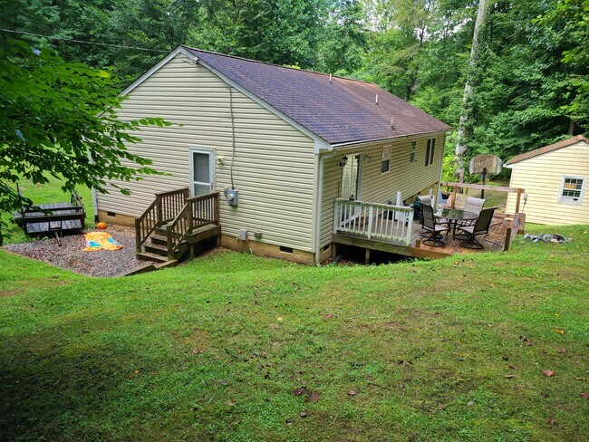 Foto del edificio - 6545 Ware Rd