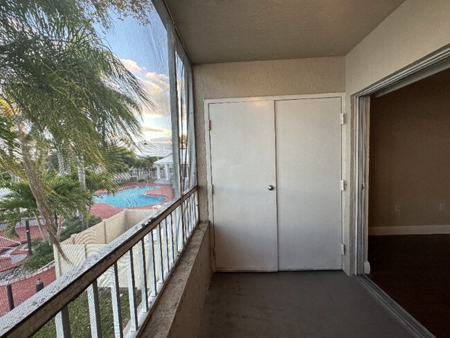 Foto del edificio - 2831 N Oakland Forest Dr