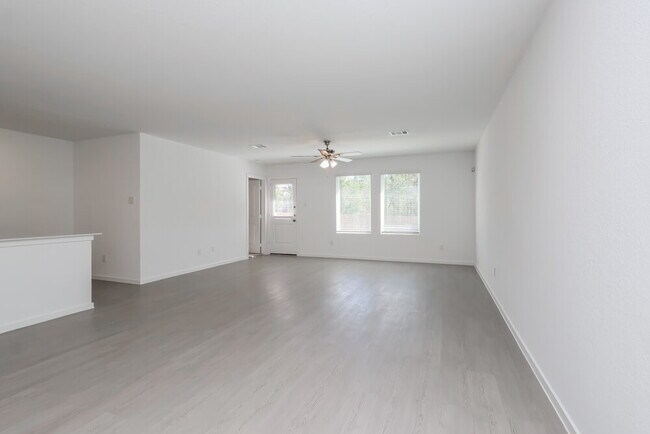 Foto del edificio - 16002 Tallis Dr