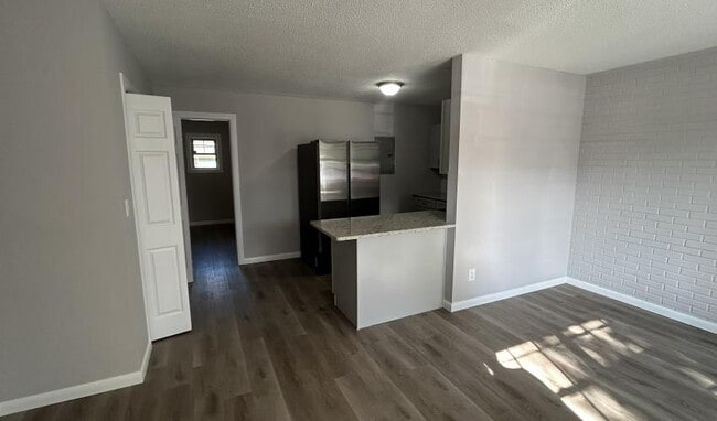 Building Photo - 5747 Luella St