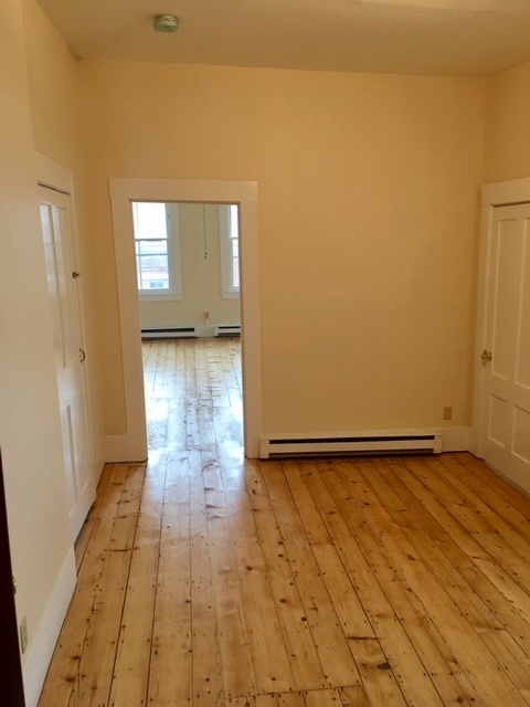 Primary Photo - 33 Central St
