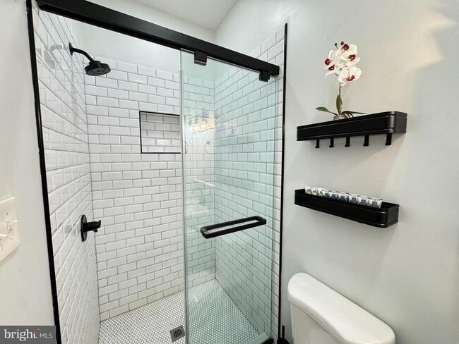 Building Photo - 1324 N 5th St