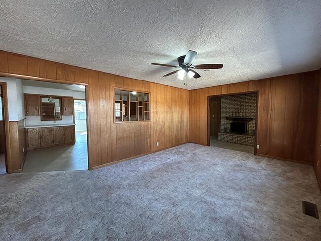 Building Photo - 514 E Center St