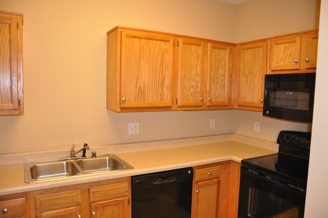 Building Photo - 1120 Westlynne Pl