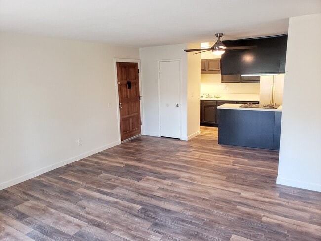 Building Photo - The Grove 2bd/1ba with New Flooring Throug...