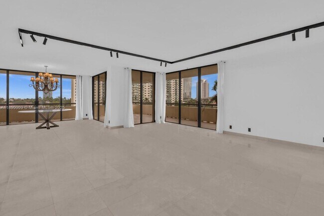 Foto del edificio - 19355 Turnberry Way