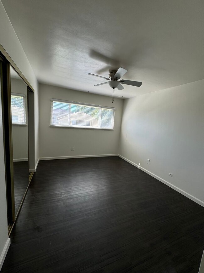 Building Photo - Great one story home in East Ventura