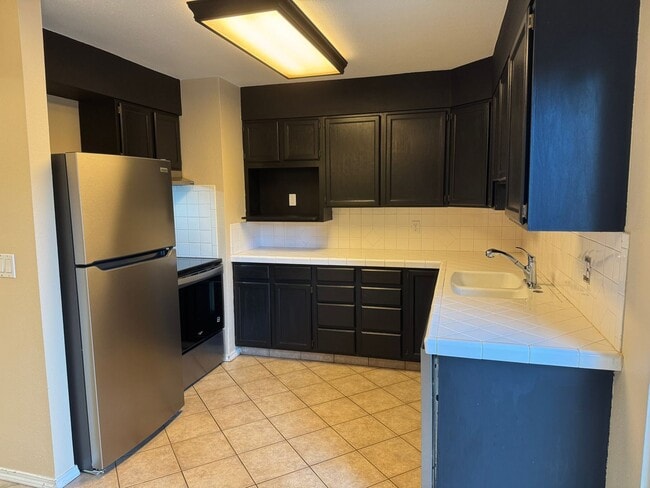 Foto del edificio - 3br/2ba house with finished basement, two car garage/shop and fully fenced yard