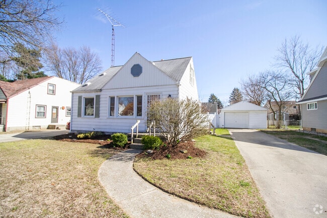 Building Photo - 2859 Boxwood Rd