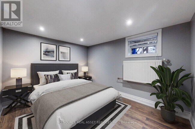 Photo du bâtiment - 8 Davies Crescent