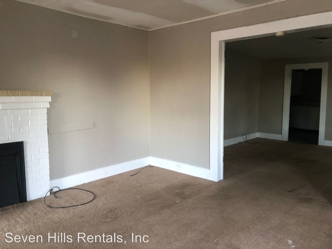 Building Photo - 3 br, 1 bath House - 416 E. 12th Street