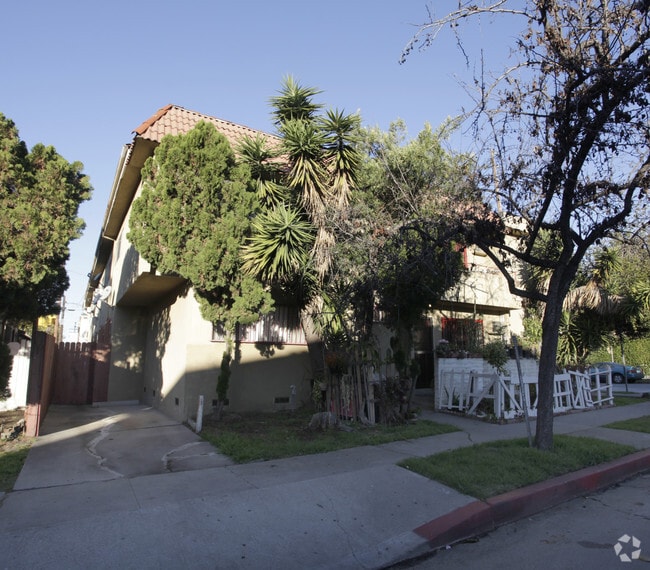 Building Photo - 6500 Romaine