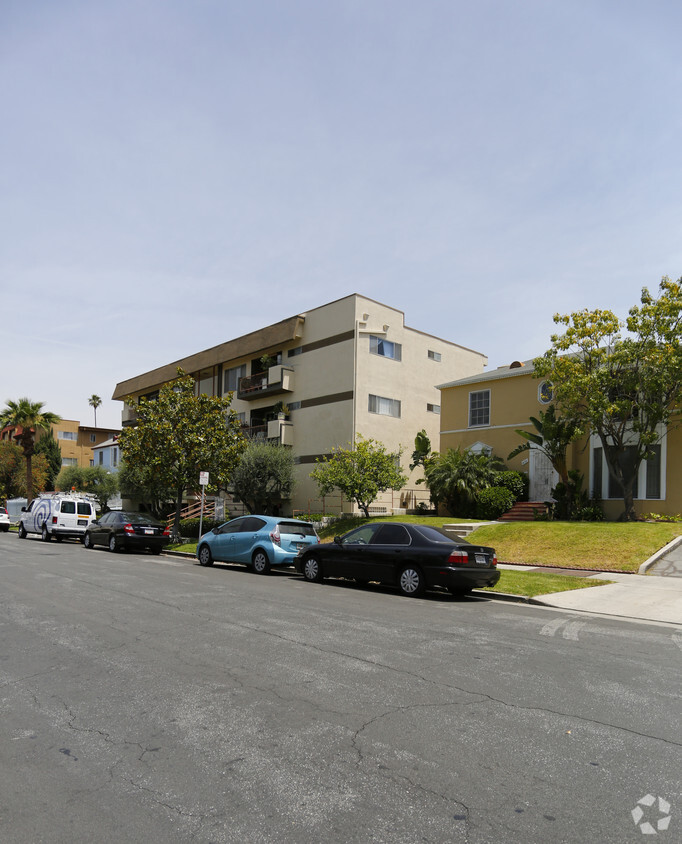 Foto del edificio - Gramercy Townhomes