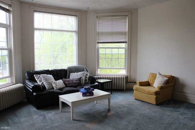 Foto del edificio - 7 br, 2 bath Apartment - 826 Tappan Ave D