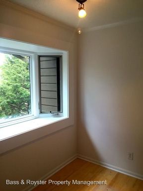 Building Photo - 26 Racquet Club Rd