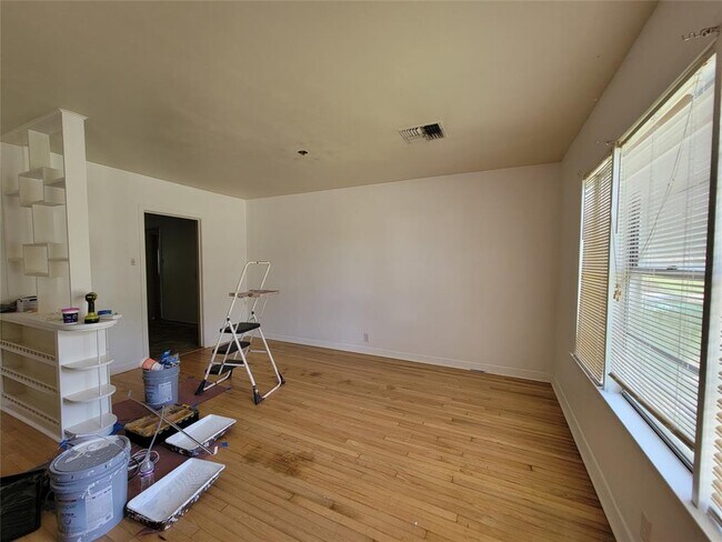 Foto del edificio - 411 W Mansfield St