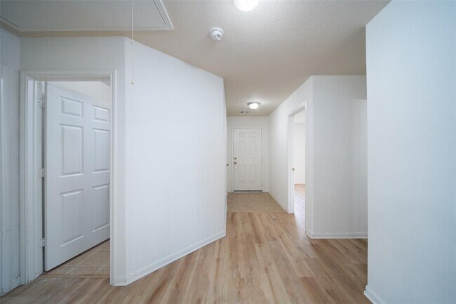Building Photo - 5706 Rocky Trail Dr