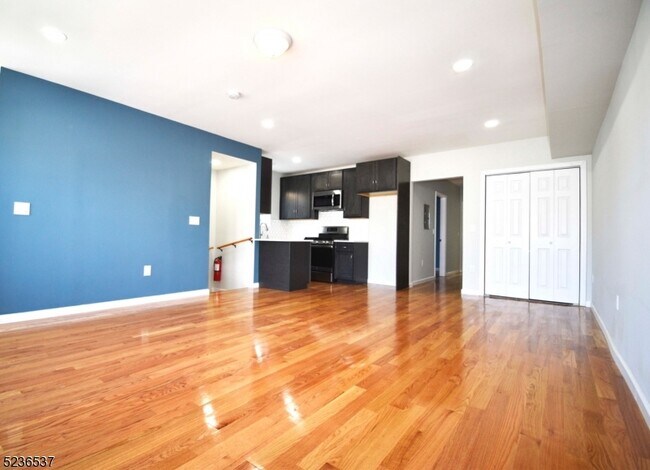 Foto del edificio - 287 Summer St