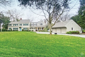 Building Photo - 95 Compo Rd N