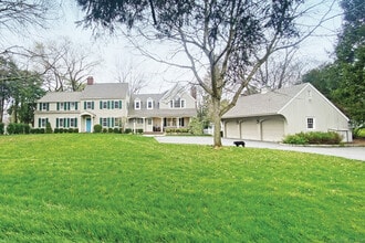 Building Photo - 95 Compo Rd N