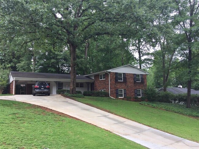 Foto del edificio - 274 Land O Lakes Ct NE