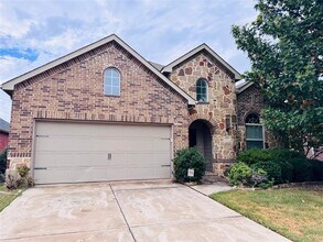 Building Photo - 504 Hummingbird Dr