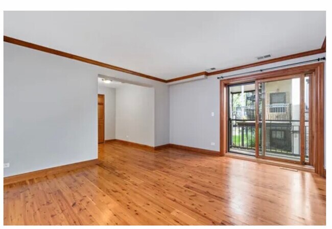 Foto del edificio - 512 W Barry Ave