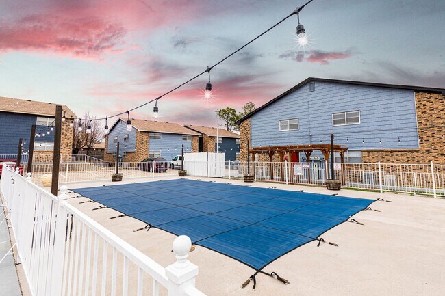 Foto del edificio - Luxury 2bed/1bath Apartment Home