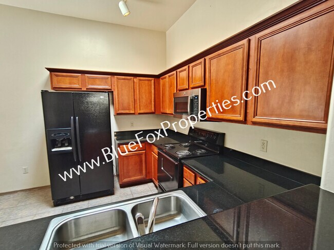 Foto del edificio - 5541 N Silver Stream Way
