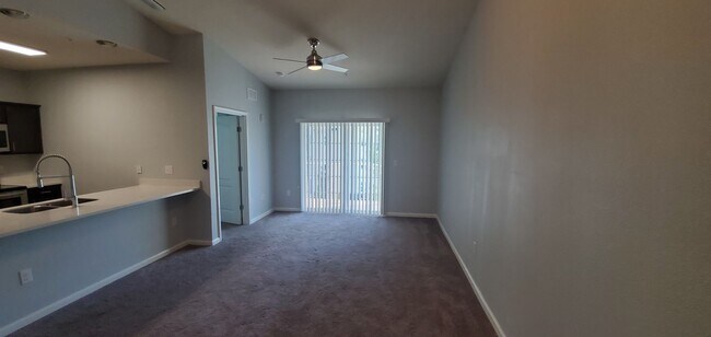 Foto del edificio - 2 bedroom 2 bathroom condo for rent