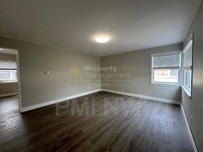 Building Photo - 7974 S White Oak Ln