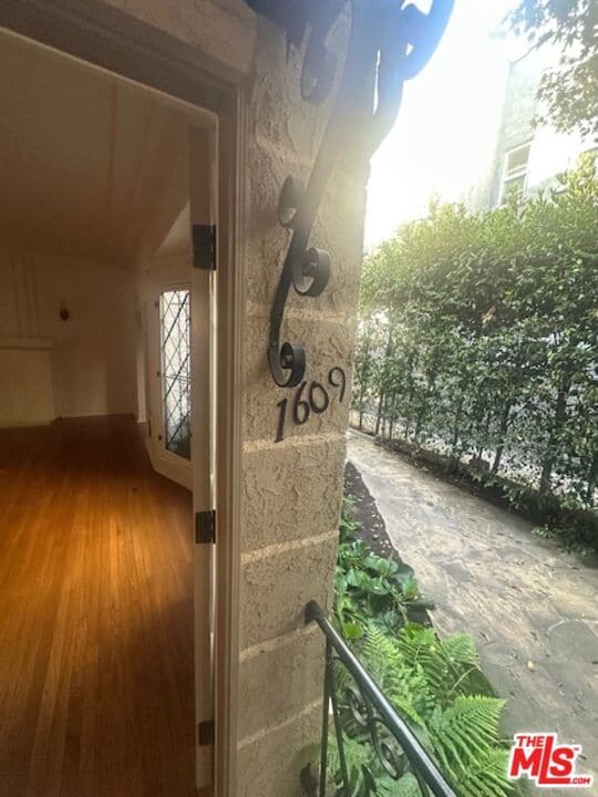 Foto del edificio - 1607 Stearns Dr