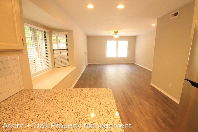 Foto del edificio - 4901 Coral Ridge Ct