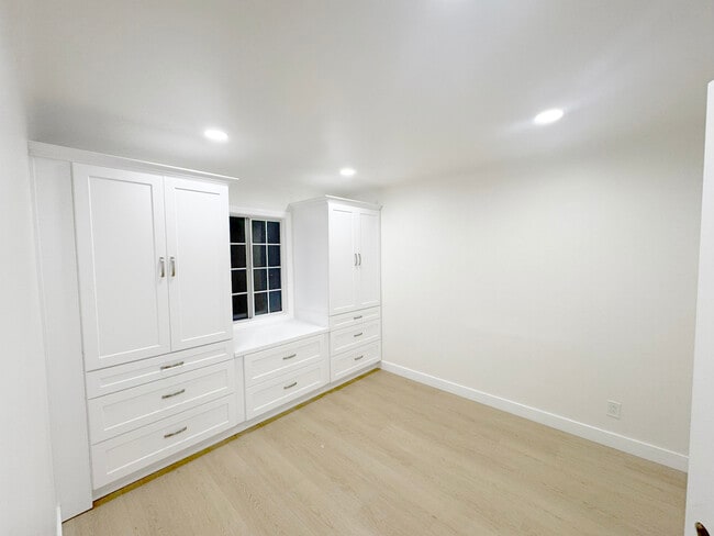 Building Photo - 2740 Easy Ave