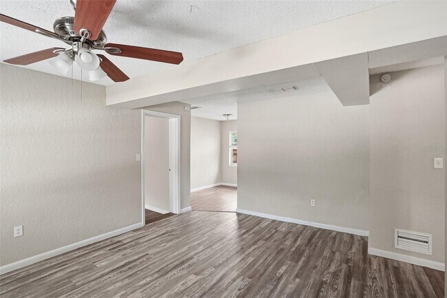 Foto del edificio - 1413 Sunridge Rd