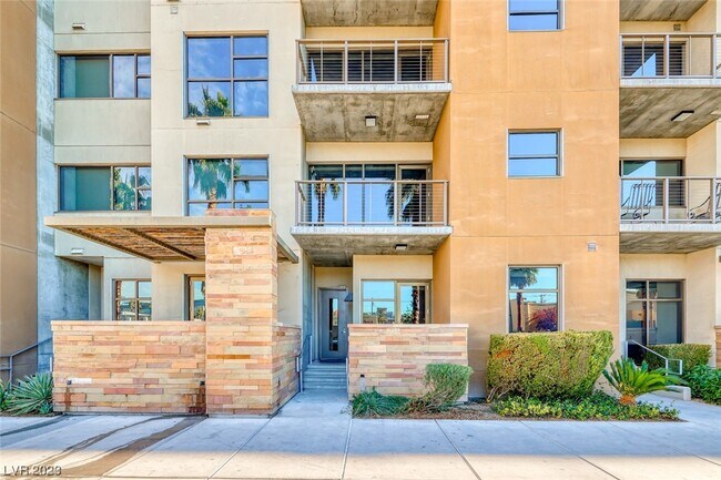 Building Photo - 353 E Bonneville Ave