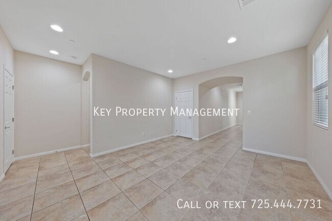 Building Photo - Rare Newer 5 bedroom + loft home in HENDERSON